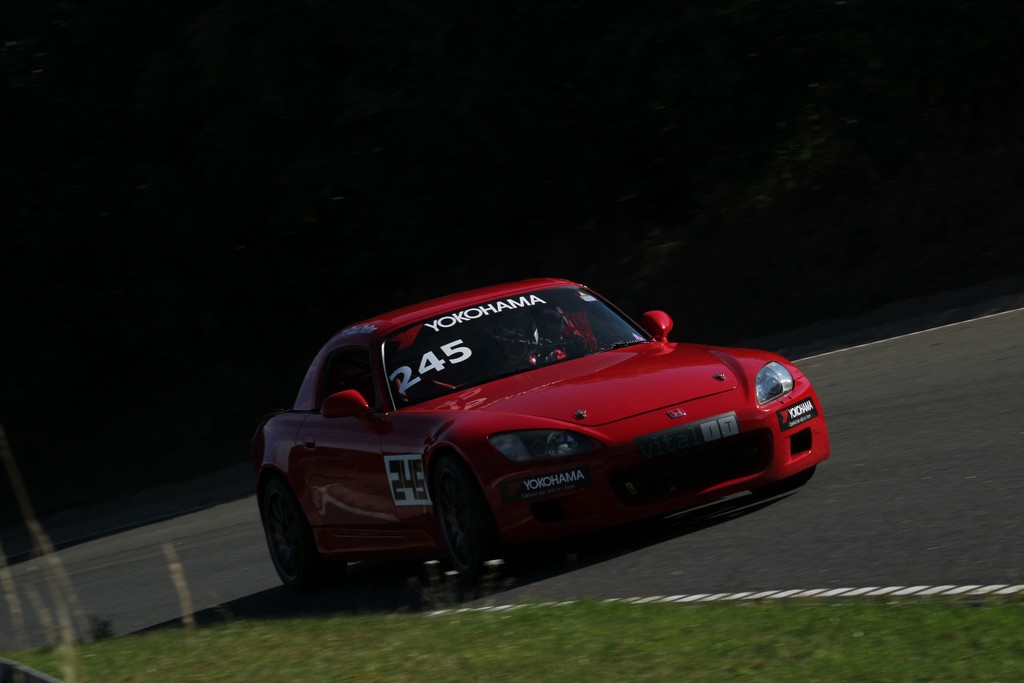 Da først Claus Møller Jensen fik skiftet koblingen, viste han god fart i den røde Honda S2000
(Foto: JJ Media)